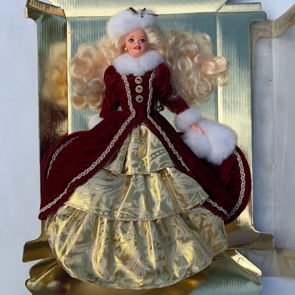 Mattel Happy Holidays Barbie Christmas 1996 Special Edition Vintage Dolls blonde